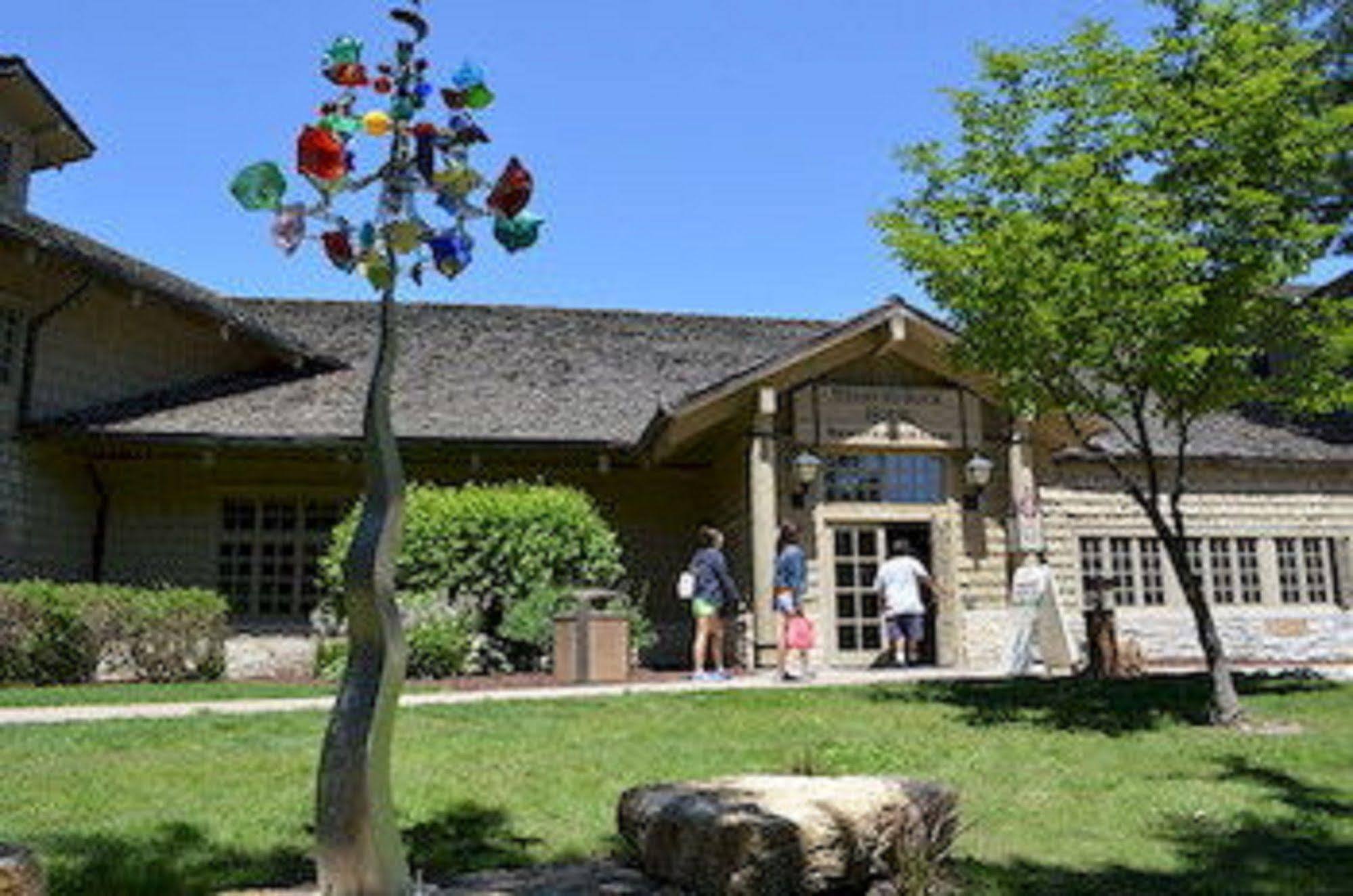 Starved Rock Lodge & Conference Center Utica 外观 照片