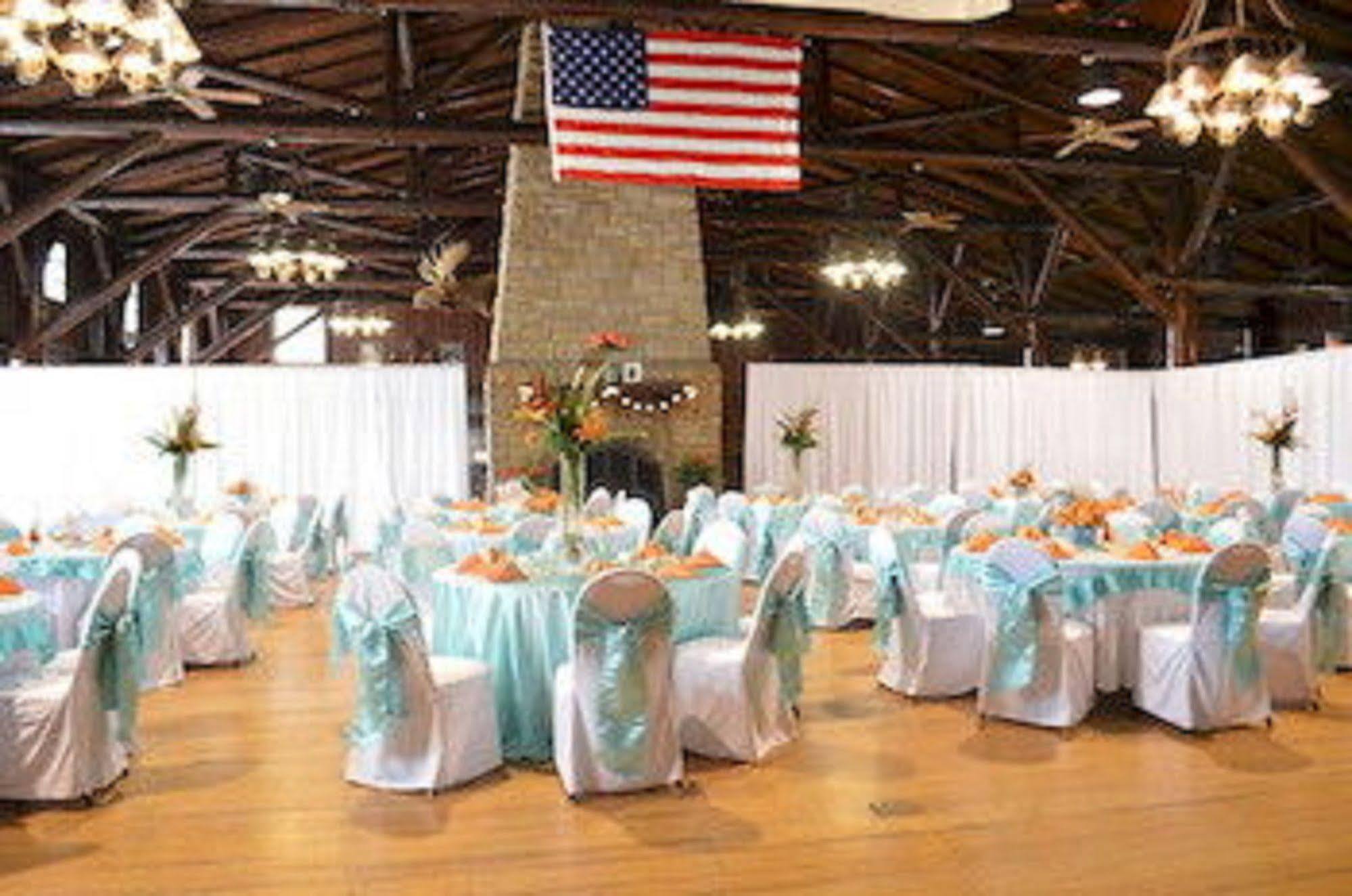 Starved Rock Lodge & Conference Center Utica 外观 照片