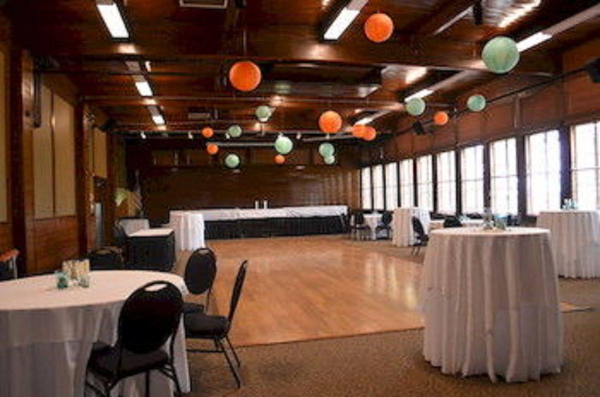 Starved Rock Lodge & Conference Center Utica 外观 照片