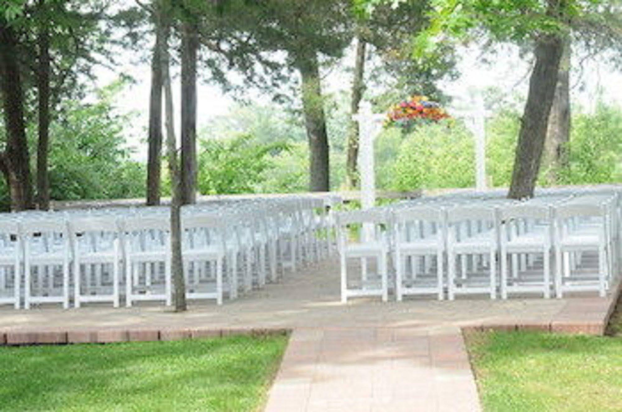 Starved Rock Lodge & Conference Center Utica 外观 照片
