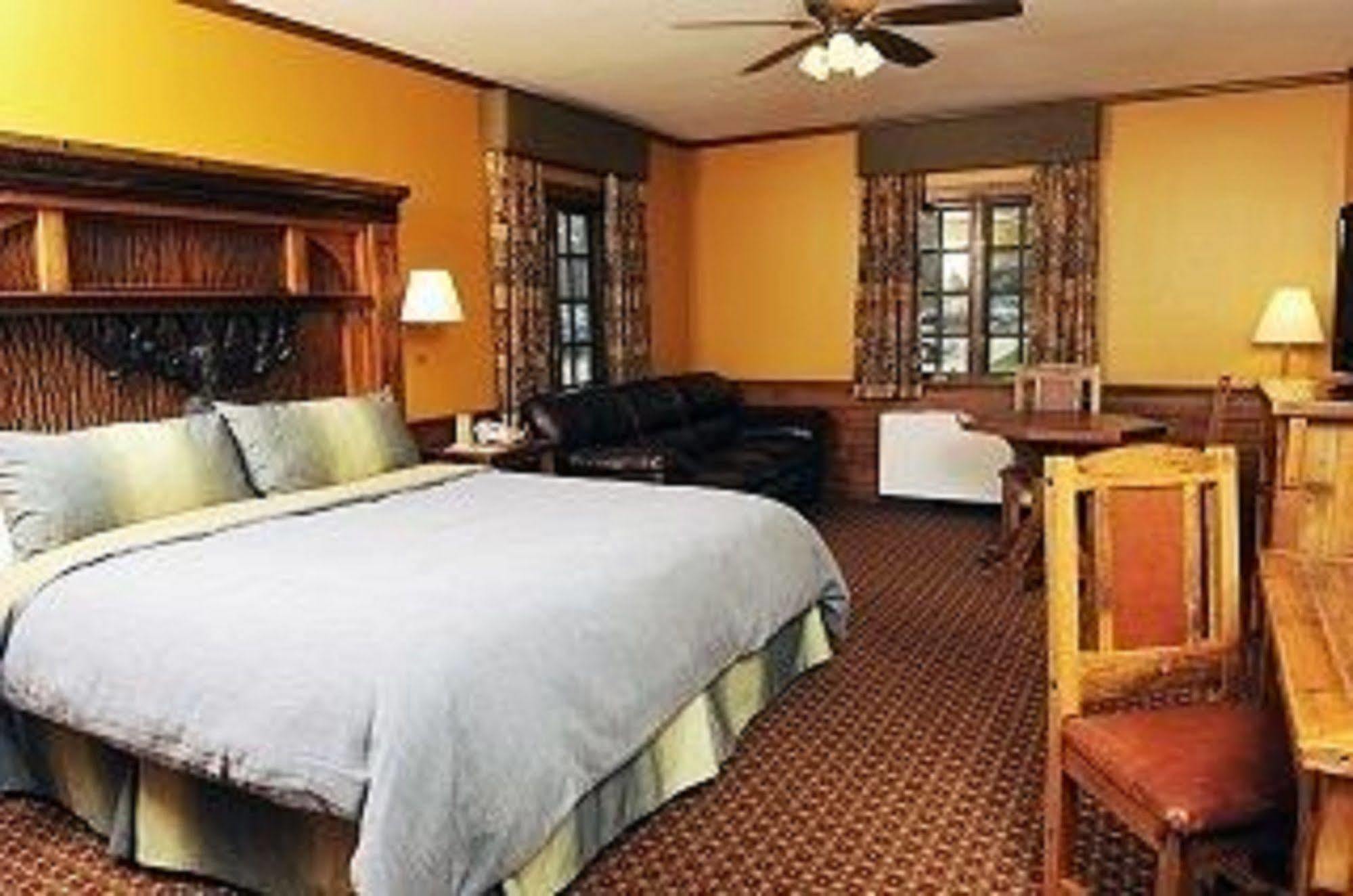 Starved Rock Lodge & Conference Center Utica 外观 照片