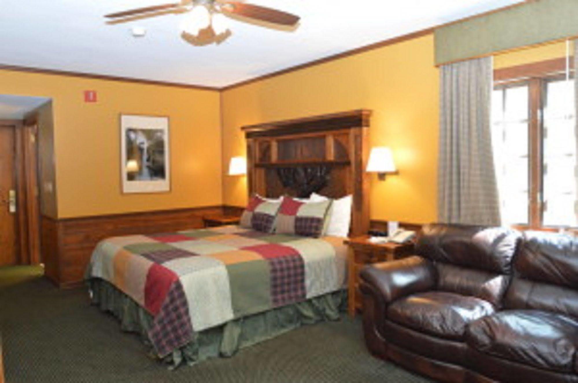 Starved Rock Lodge & Conference Center Utica 外观 照片