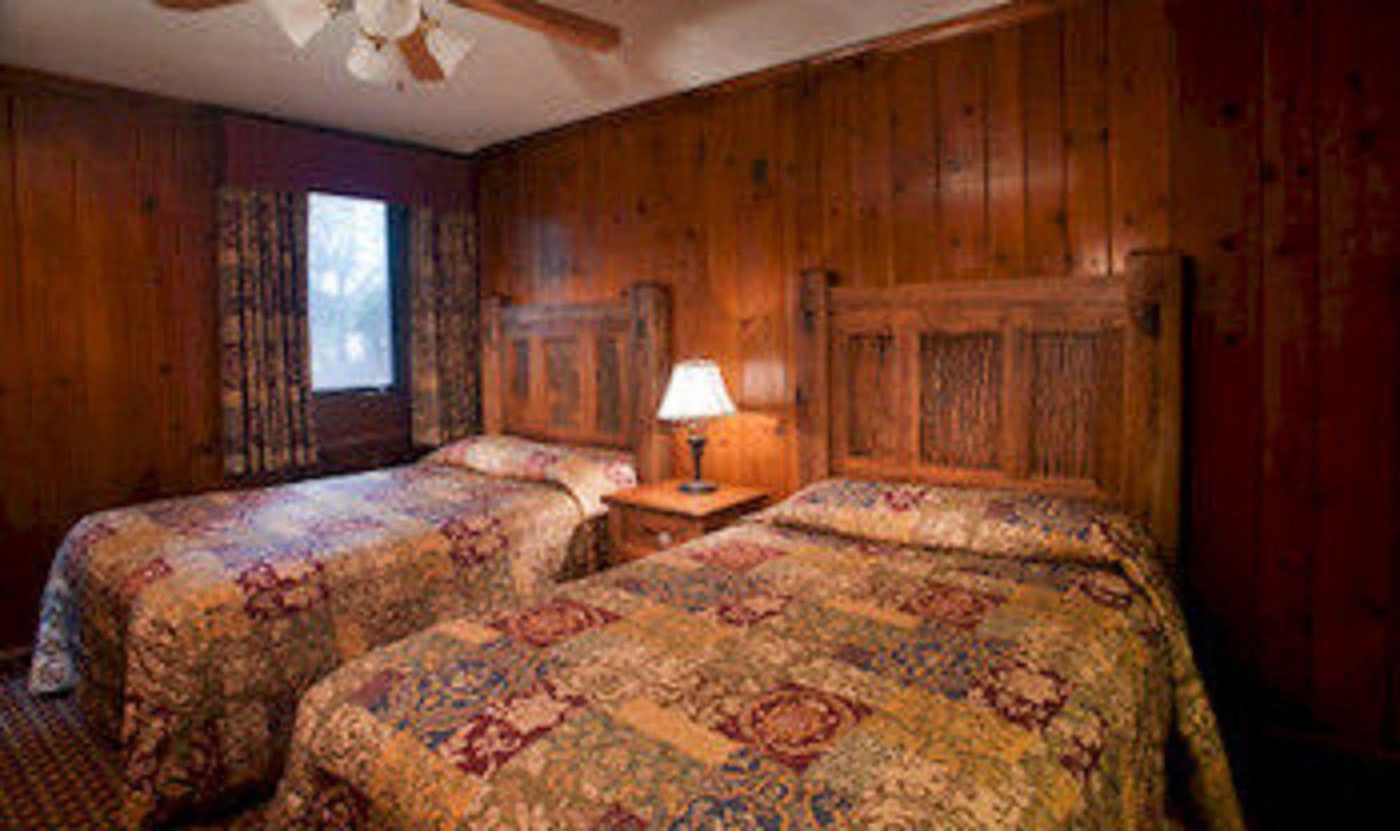 Starved Rock Lodge & Conference Center Utica 外观 照片