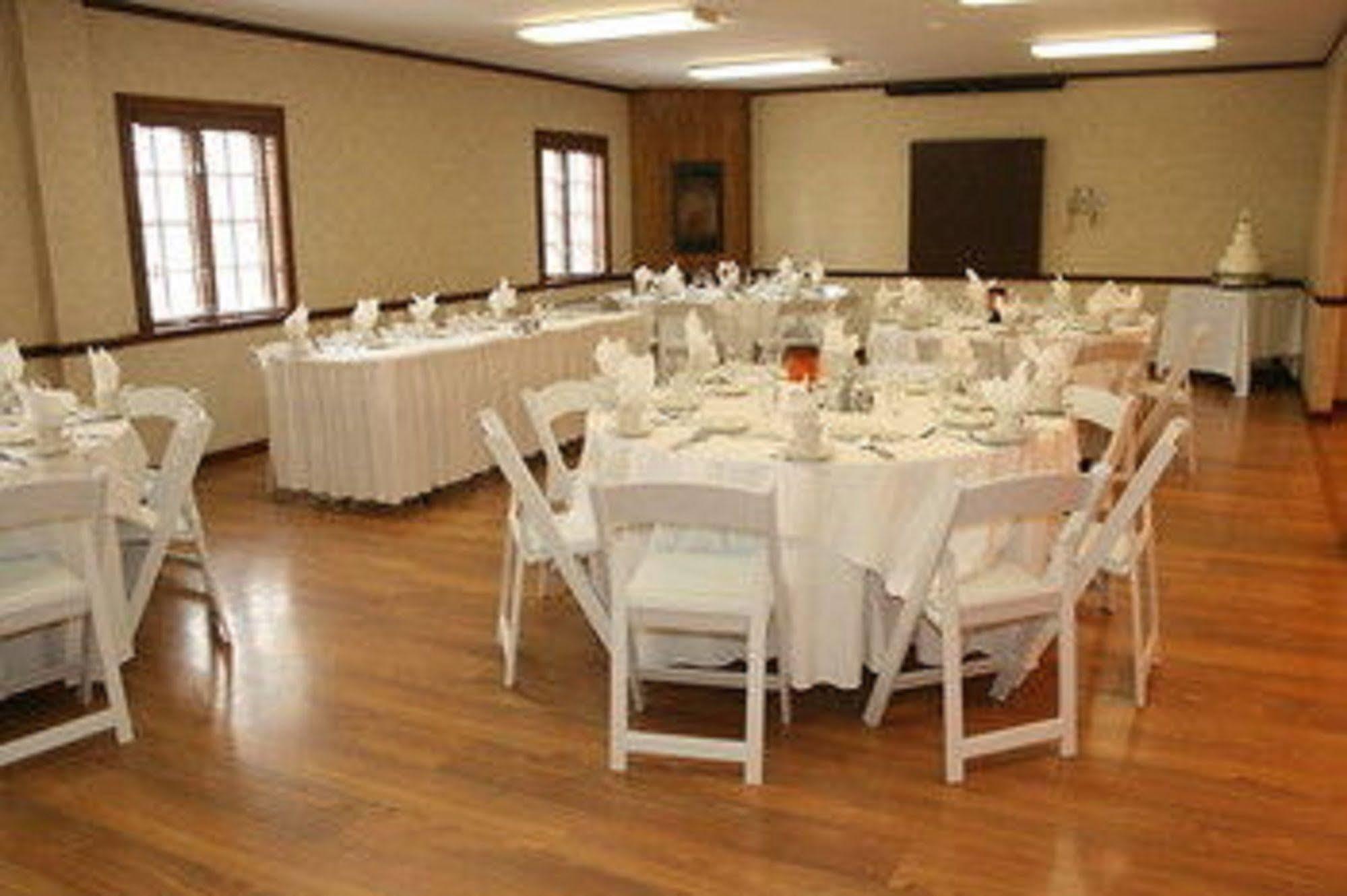 Starved Rock Lodge & Conference Center Utica 外观 照片