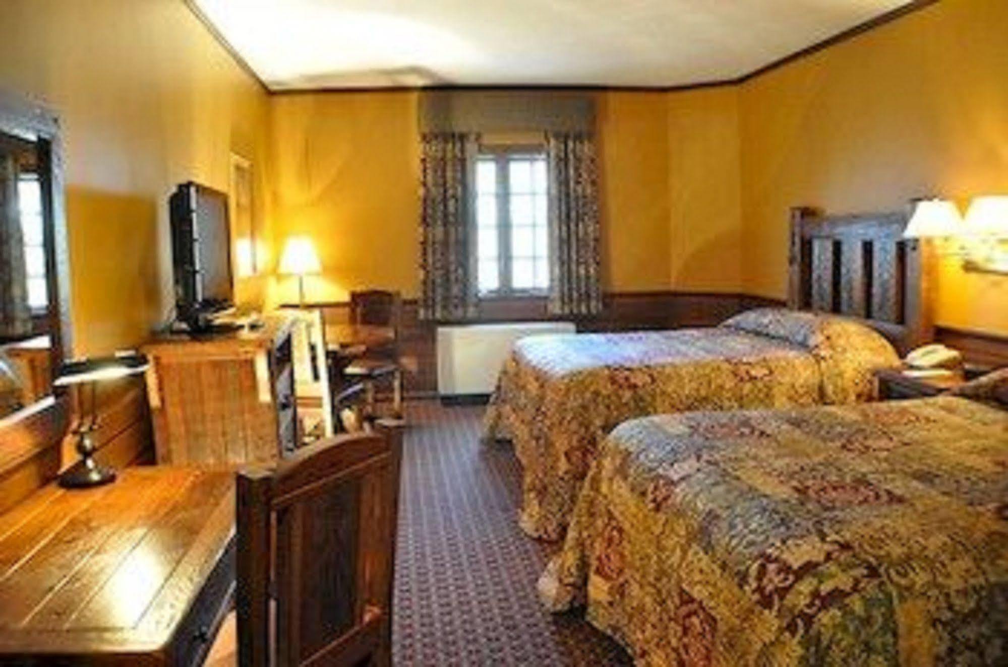 Starved Rock Lodge & Conference Center Utica 外观 照片